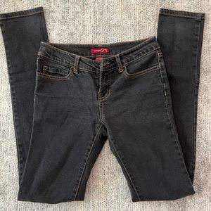 Black skinny jeans with stretchy material 0